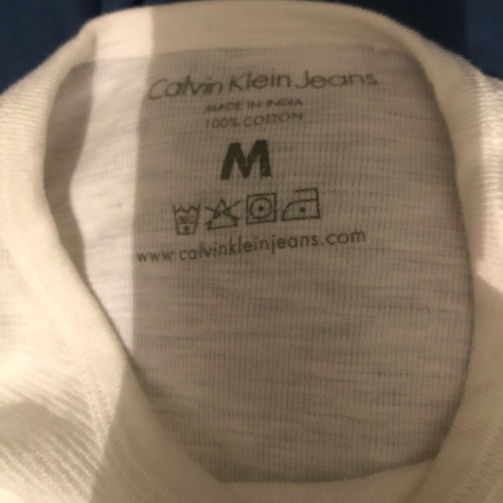 Calvin Klein shirt - Picture 3 of 4